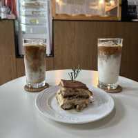 Secangkir Kopi Hitam ปีนัง 