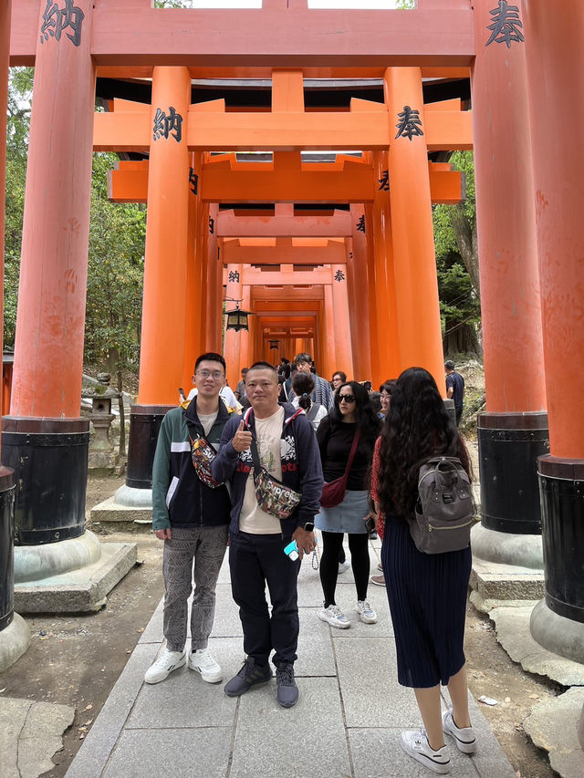 📍 走進神秘的紅色隧道——大阪的稻荷神社千本鳥居體驗記