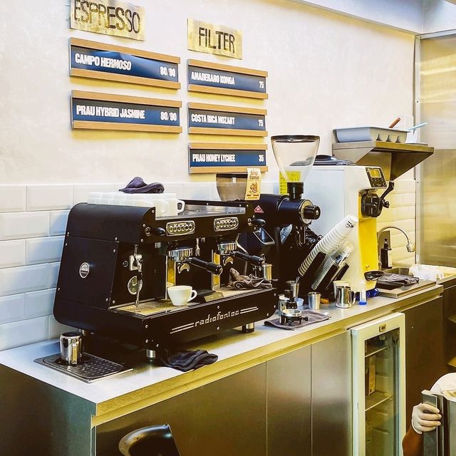 36 Home Garage Cafe