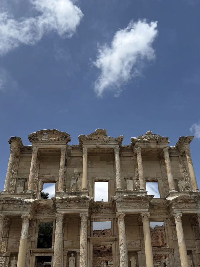 古代ローマの息吹を感じる、エフェソス遺跡で時を旅する