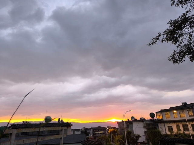 雲南大理古城 洱海 日出