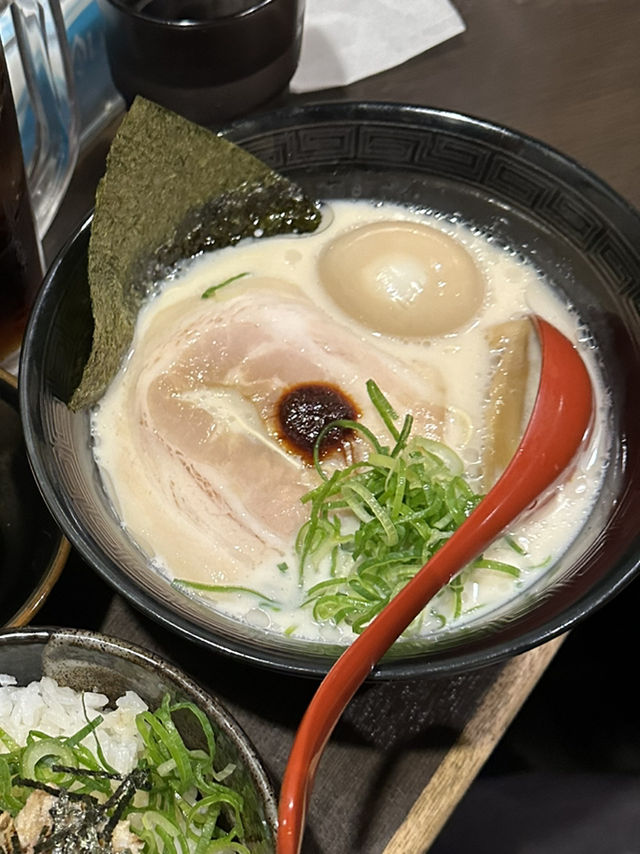 Aburasoba Sōhonten ราเมงโซบะแห้งในตำนานแห่งชินจูกุ