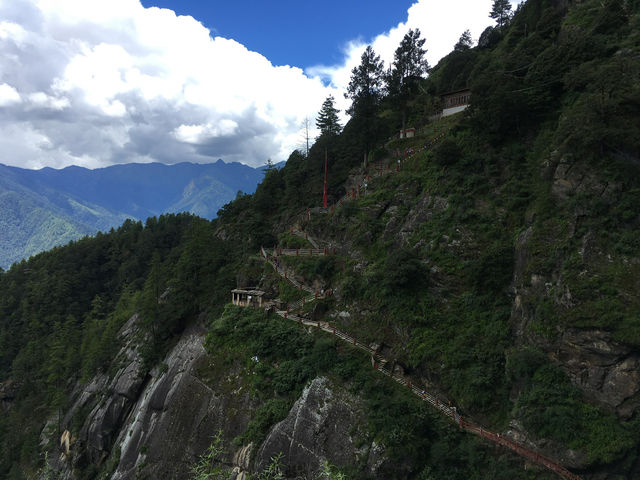 【タクツァン僧院｜Tiger’s Nest Monastery｜ブータン「断崖絶壁の聖なる絶景」】