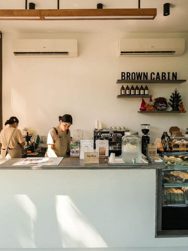 Brown Cabin Chocolate Cafe 🌲🌲