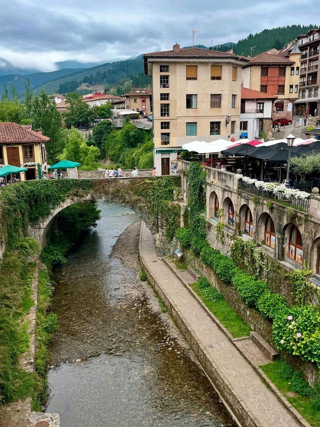 Cozy Streets and Mountain Views in Potes