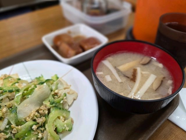 沖繩國際通巷弄美食