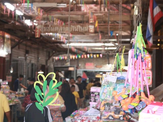 ตลาดบ้านใหม่ 100 ปี มีไรกินบ้างนะ