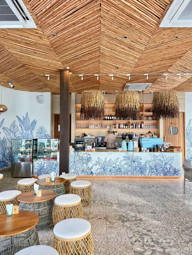 Maris Cafe บางเสร่ คาเฟ่ริมทะเลสุดชิลวิว 360°