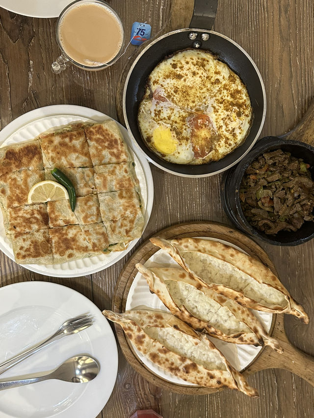 🍳清晨的色彩・吉達傳統早餐初體驗