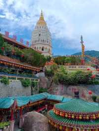 Majestic Hilltop Sanctuary: Kek Lok Si Temple Experience