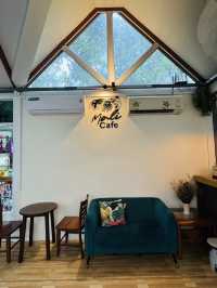 Mali Cafe จันทบุรี คาเฟ่ริมน้ำบรรยากาศอบอุ่น 