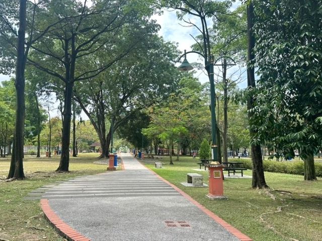 Taman Tasik Cempaka – Bangi’s Lakeside Charm 🌸