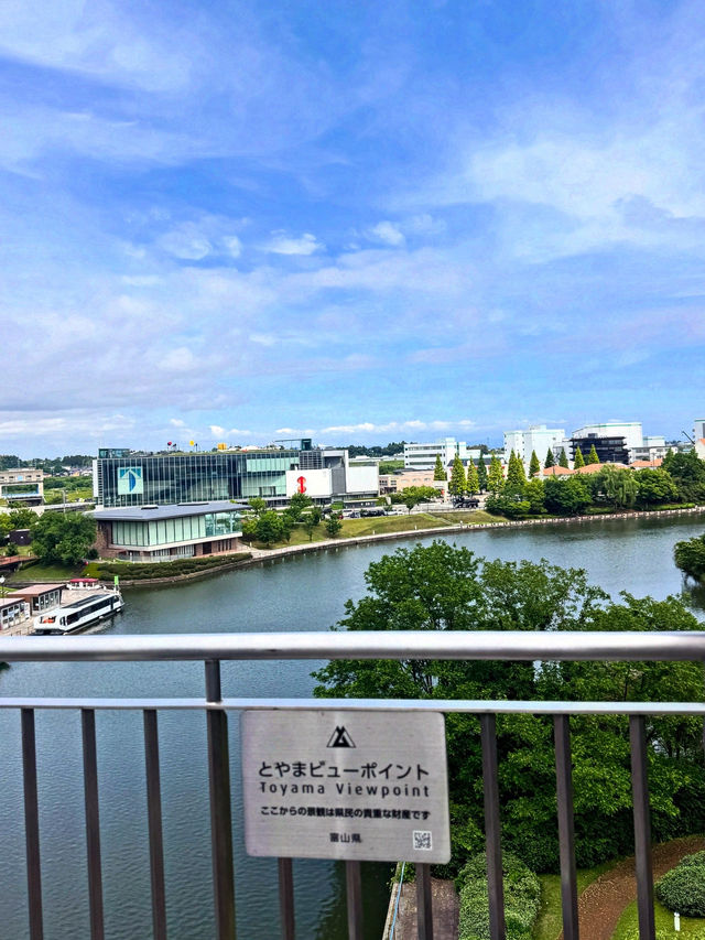 หนึ่งใน Starbucks ที่สวยที่สุดในโลก💚🤍 Toyama 🇯🇵