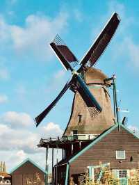 A Windmill Wonderland: My Solo Day Trip to Zaanse Schans 