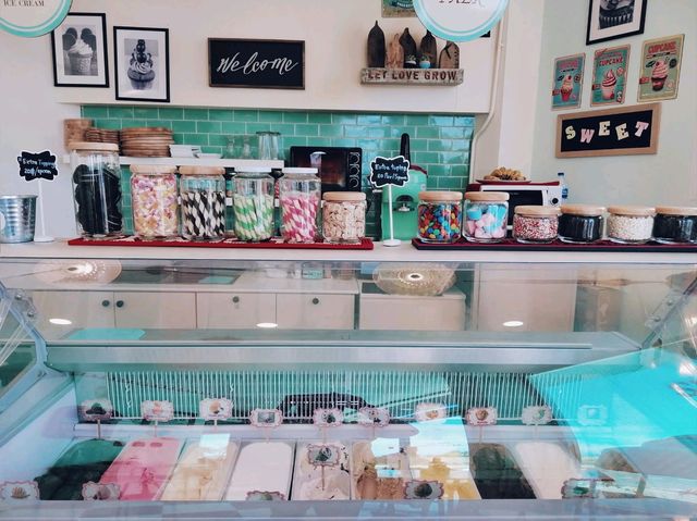 Sweet Talk คาเฟ่ หาดกะรน ภูเก็ต