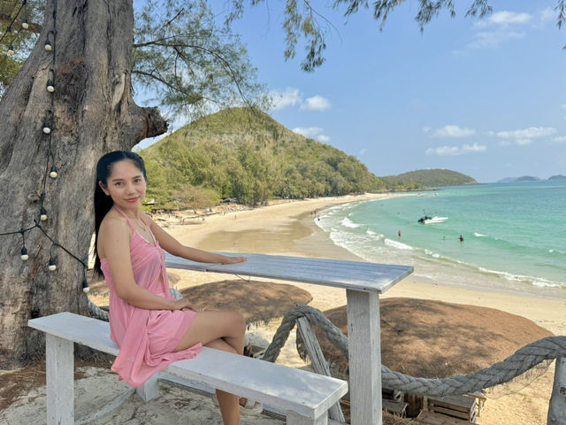 Curve Beach Cafè สัตหีบ 