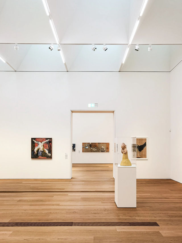 Revolving Around the Beauty of Architecture: Eyes – Switzerland 