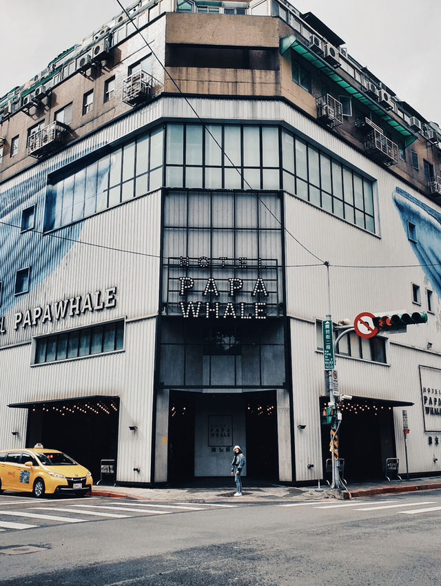 HOTEL PAPA WHALE 🐳 