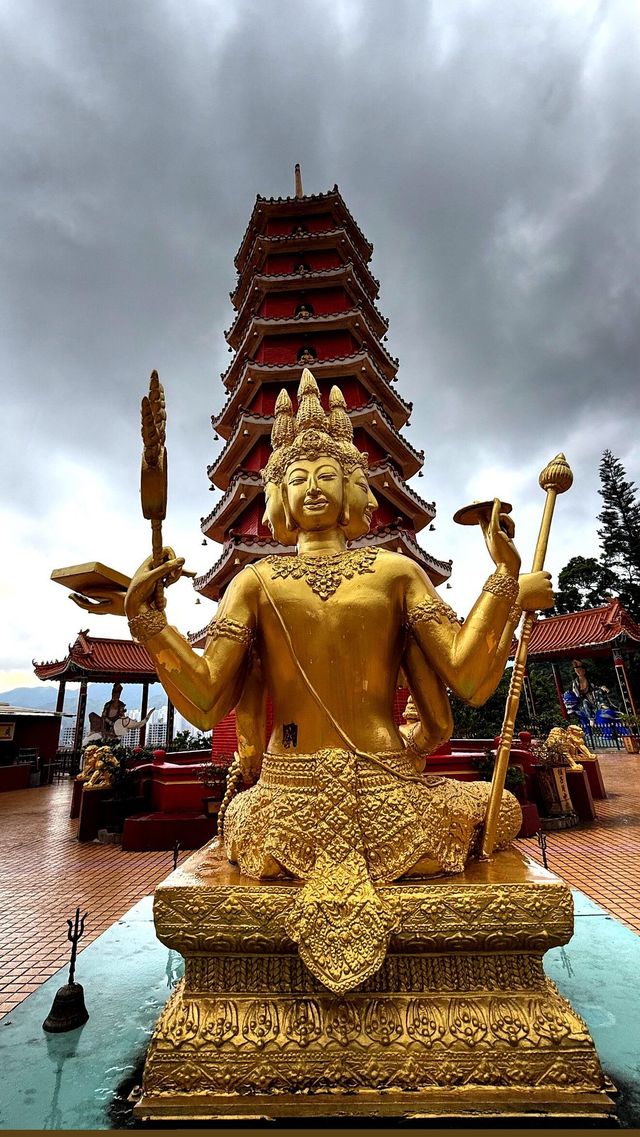 Ten Thousand Buddhas Monastery (Man Fat Sze)