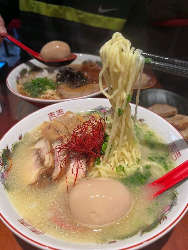 半熟蛋點亮拉麵滋味