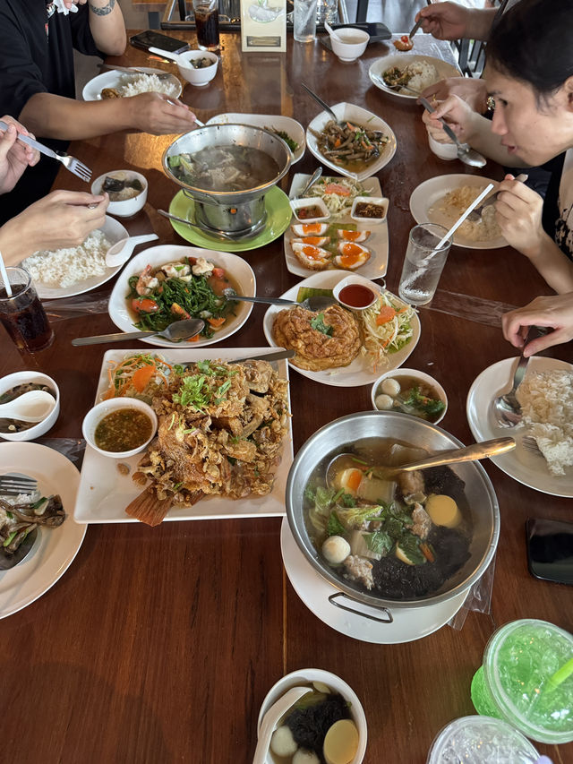 ร้านอาหารวิวดีที่อำเภอไทรโยค