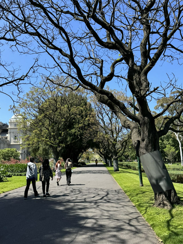 【オーストラリア・メルボルン】世界遺産に輝く美の殿堂「王立展示館」🏛️🌿🇦🇺