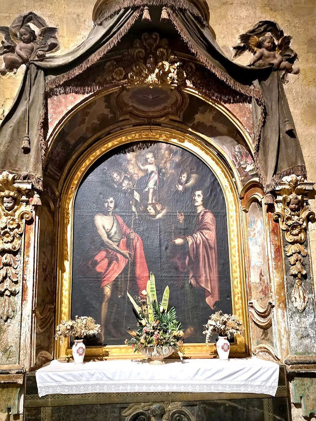 산 페르난도 성당 - 시간의 벽에 새겨진 믿음의 흔적 