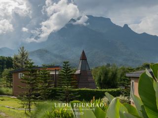 Experience a 180° view of Doi Luang with Chiang Dao accommodation.