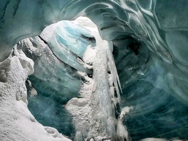 ❄️ Mýrdalsjökull Glacier – Iceland’s Majestic Ice Cap ❄️ Mýrdalsjökull Glacier – Iceland’s Majestic Ice Cap