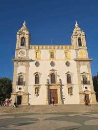 카르모 교회의 낯선 진실