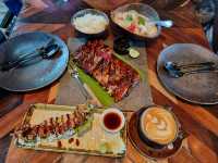 Phuket’s Three Monkeys Restaurant: Jungle Vibes & Tom Yum Delights 🍲🌴