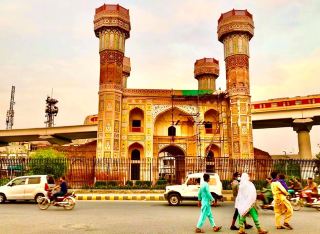 🚶 A Short Walk Through Lahore’s Soul: History, Heritage, and the Heart of the City