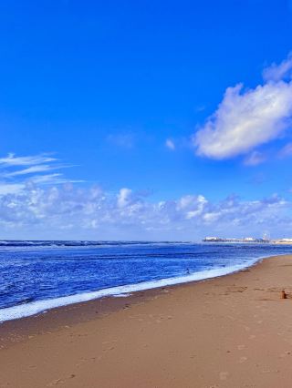 Your Summer Guide To Brighton Beach 🏖️ 