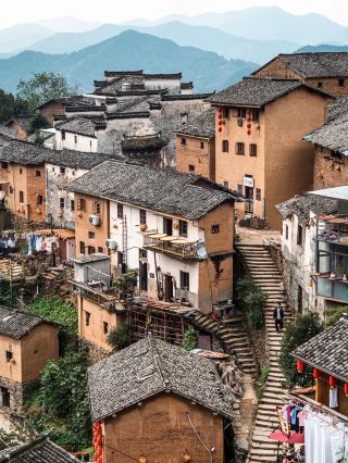 Exploring Beyond the Textbooks: Chasing Poetry in Rural China