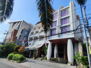 🏖️Just 10 minutes from the airport, an incredibly convenient spot for shopping, dining, and entertainment🏠?