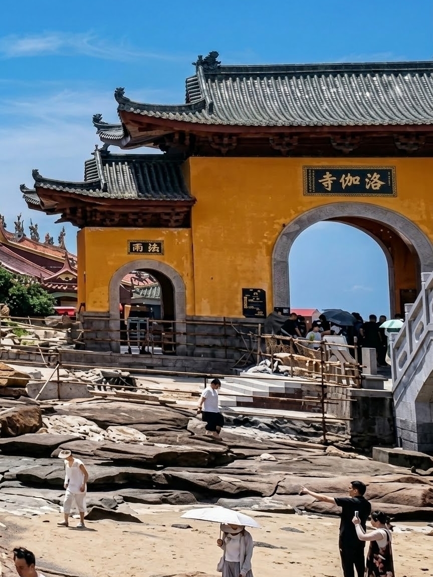 🌊 Luojia Temple: When the Temple Literally Meets the Sea ✨