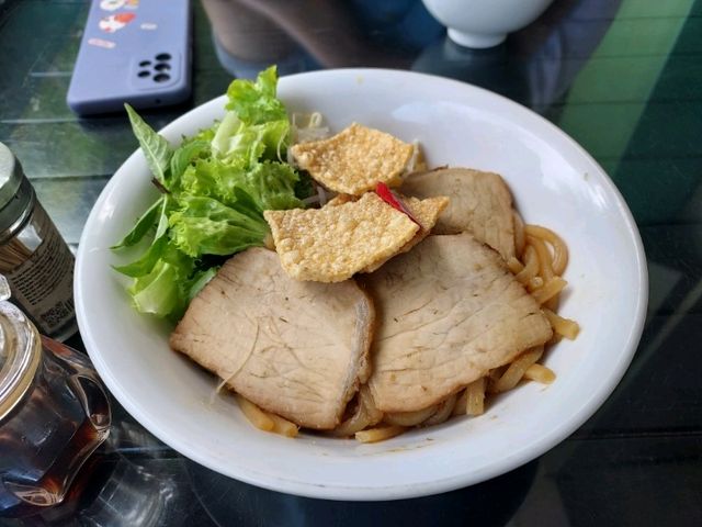 Scumptious Vietnamese Cuisine at Pho Xua Riverside