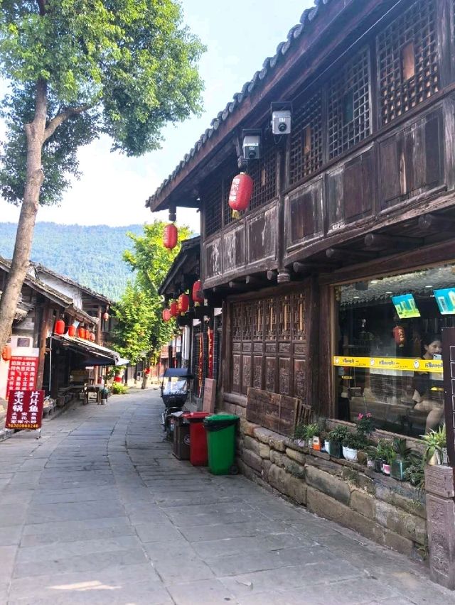 古鎮漫步體驗穿越千年歴史 古鎮漫步體驗穿越千年歴史