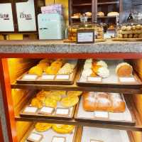 【ジョージア🇬🇪/かわいいハート型のクッキー付きカプチーノ☕️】