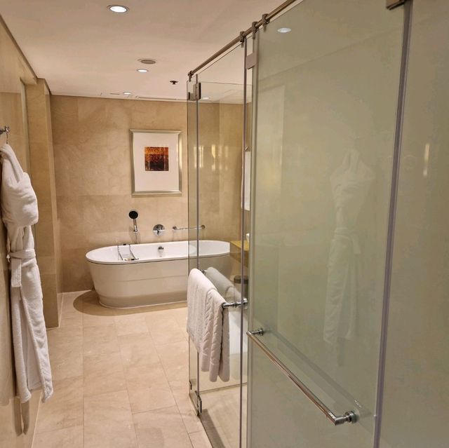 🌴 Serene Oasis 🌊 Hilton Doha Rooms