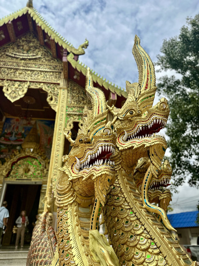 📍Wat Phra That Doi Kham, Chiang Mai, Thailand 🇹🇭 