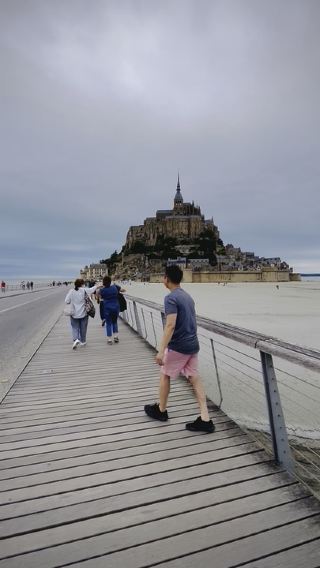 An island that looks like in story book 