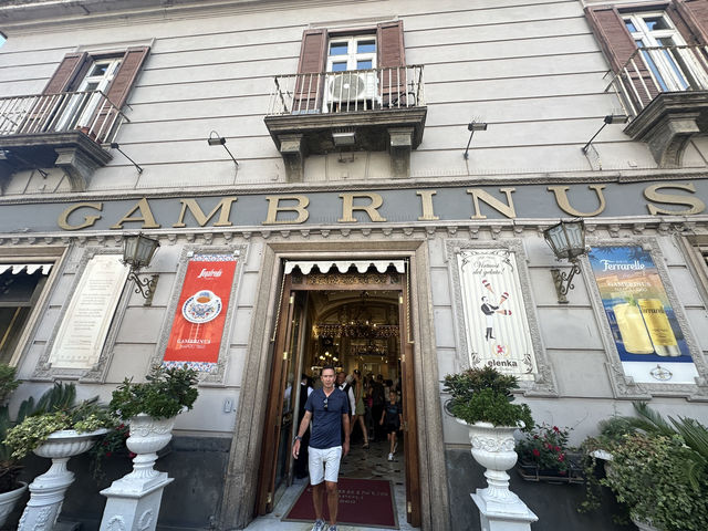 “Golden Mornings & Sweet Traditions at Gambrinus, Naples 🥐☕”