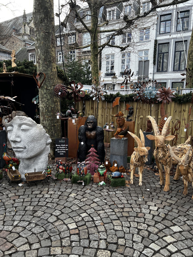 🎄✨ Maastricht Weihnachtsmarkt – Where Christmas Dreams Come to Life 🎁⛸️  