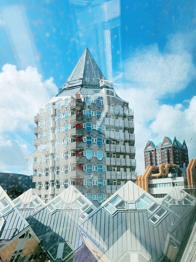 Colourful ROTTERDAM