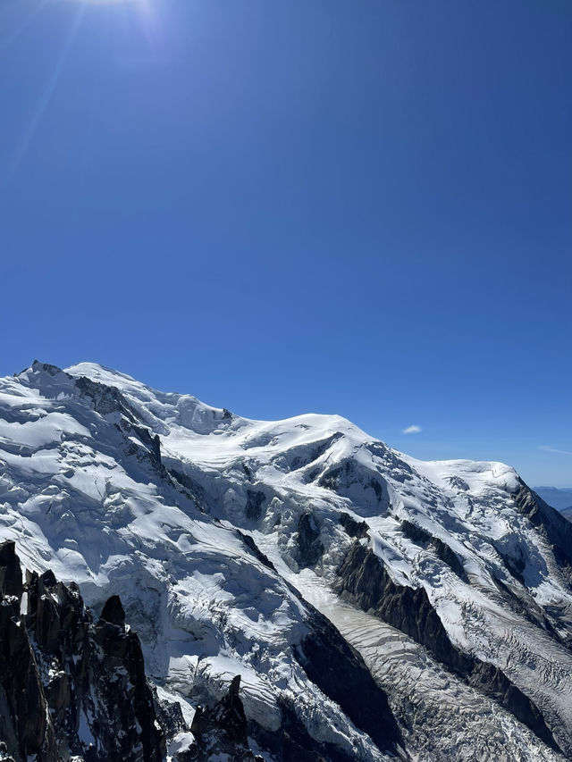 Aiguille du Midi: Sky-High Views & Alpine Thrills 🏔️🚡✨ Aiguille du Midi: Sky-High Views & Alpine Thrills 🏔️🚡✨