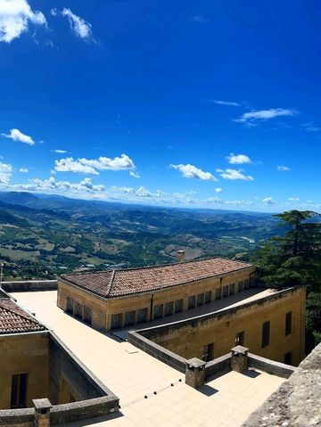 Discover San Marino: Tiny Country, Big Adventures! 🏰 Discover San Marino: Tiny Country, Big Adventures! 🏰