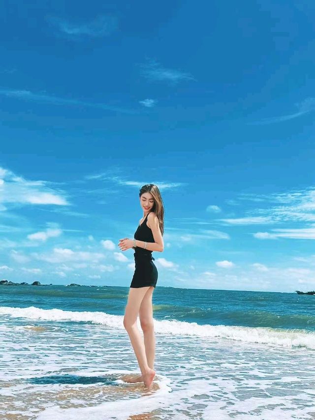 🌺 Hidden Beach Bliss in Wenchang: Where Time Slows Down 🏖✨