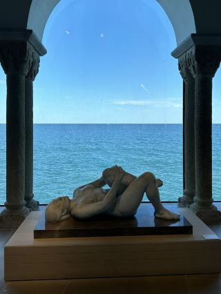 シッチェスの海辺のアートミュージアム