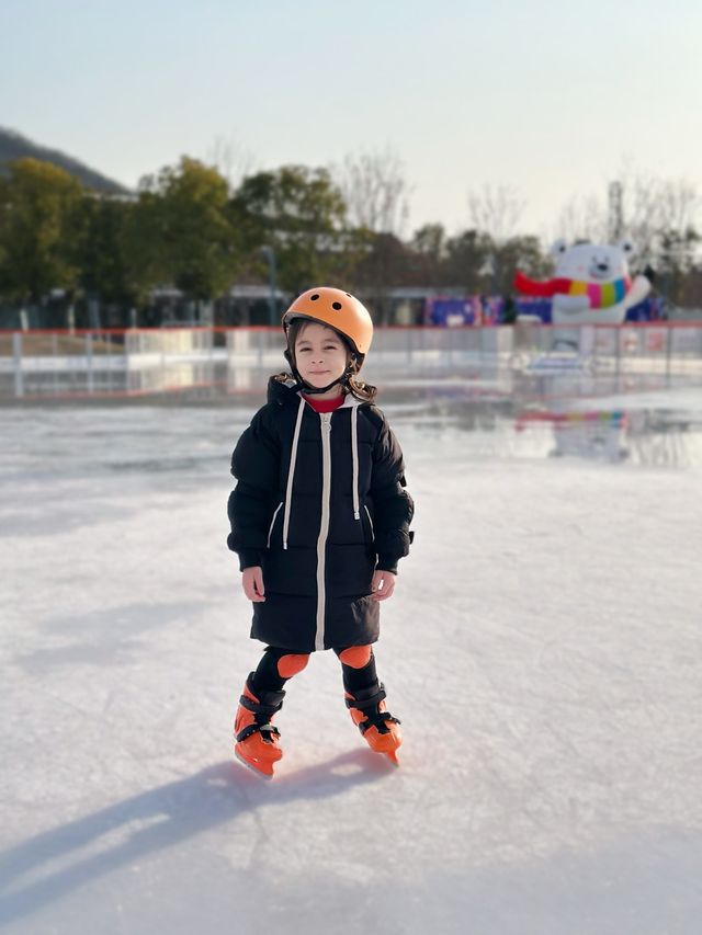 Nanjing outdoor ice skating ⛸️ 
